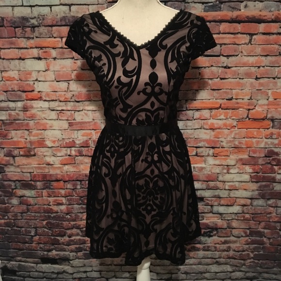 Soieblu Dresses & Skirts - MOVING SALE, ALL MUST GO 🌙 NWOT Black Lace Dress
